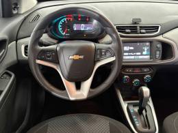 CHEVROLET - ONIX - 2017/2018 - Branca - R$ 68.900,00