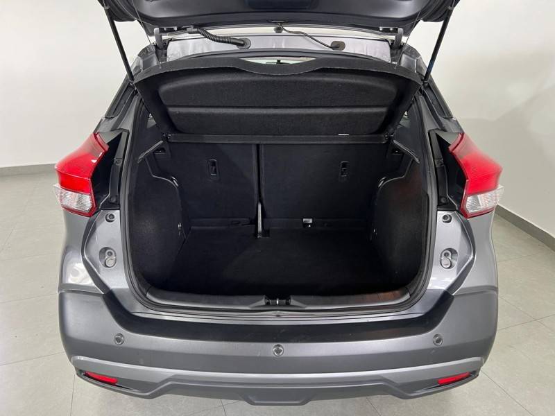 NISSAN - KICKS - 2018/2019 - Cinza - R$ 82.900,00