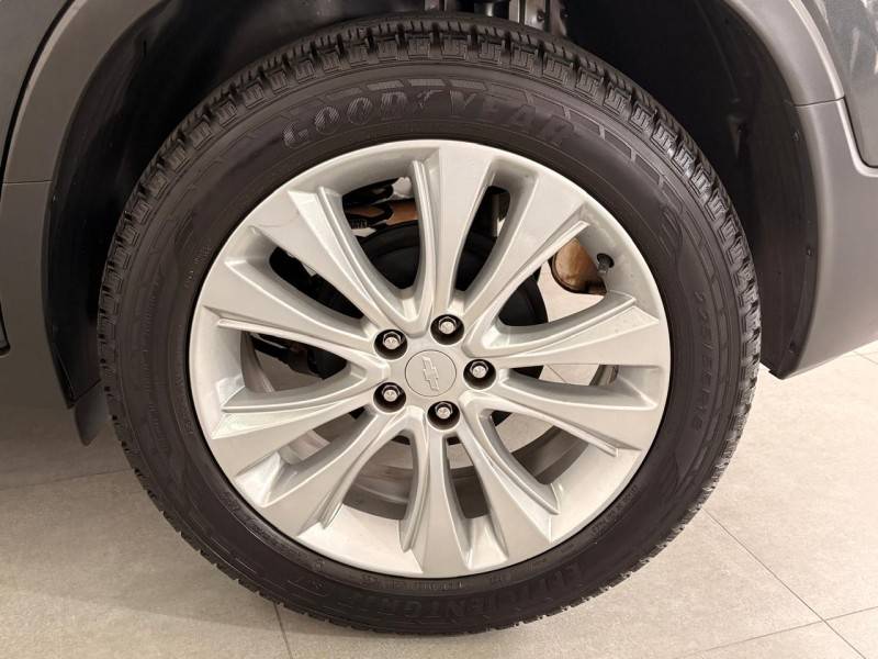 CHEVROLET - TRACKER - 2018/2018 - Cinza - R$ 89.900,00