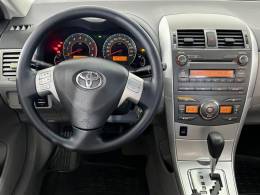 TOYOTA - COROLLA - 2011/2012 - Prata - R$ 61.900,00