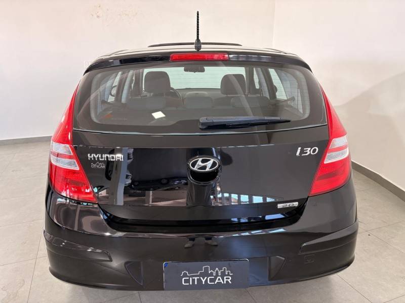 HYUNDAI - I30 - 2011/2012 - Preta - R$ 50.900,00