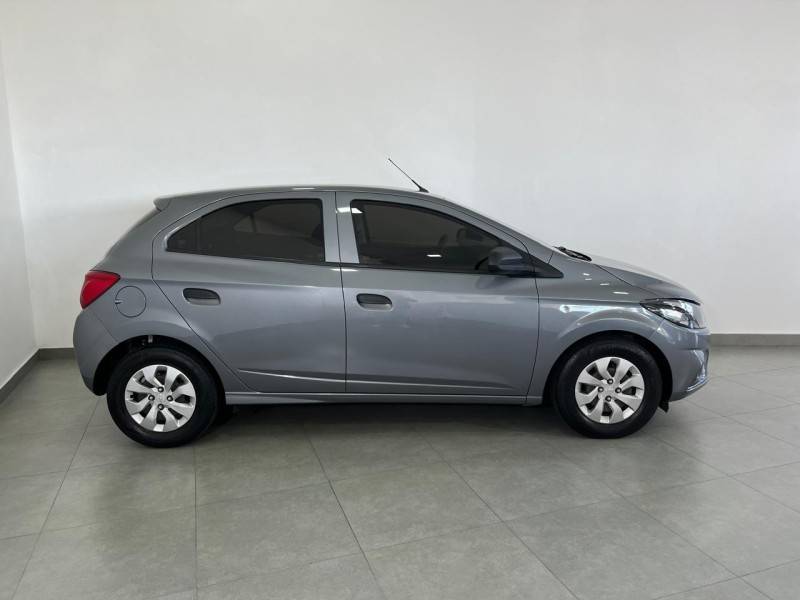 CHEVROLET - ONIX - 2019/2020 - Cinza - R$ 57.900,00