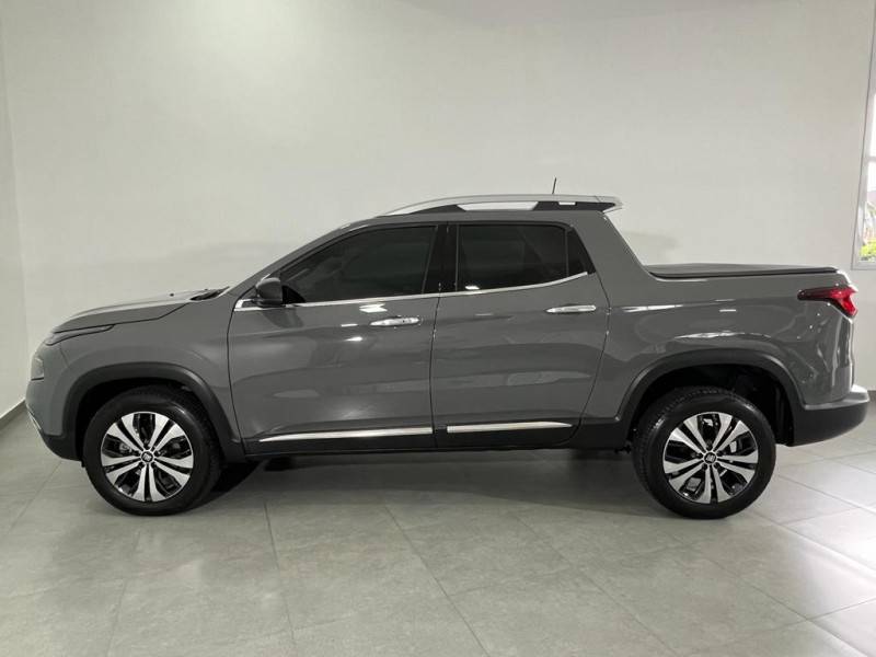 FIAT - TORO - 2022/2023 - Cinza - R$ 139.900,00