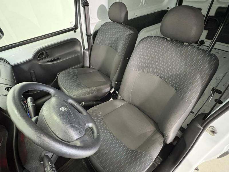 RENAULT - KANGOO - 2014/2015 - Branca - R$ 47.900,00