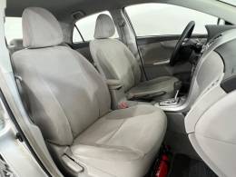 TOYOTA - COROLLA - 2011/2012 - Prata - R$ 61.900,00