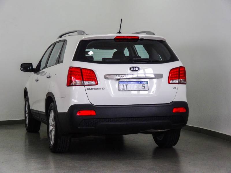 KIA MOTORS - SORENTO - 2012/2013 - Branca - R$ 73.900,00