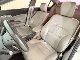 HONDA - CIVIC - 2015/2016 - Branca - R$ 83.900,00