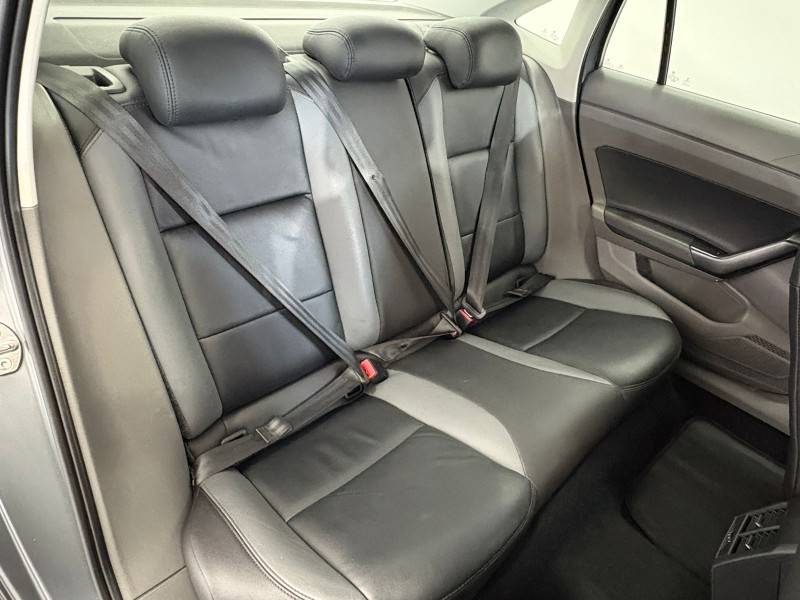 VOLKSWAGEN - VIRTUS - 2018/2019 - Cinza - R$ 74.900,00