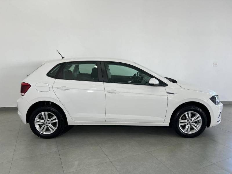 VOLKSWAGEN - POLO - 2018/2018 - Branca - R$ 74.900,00