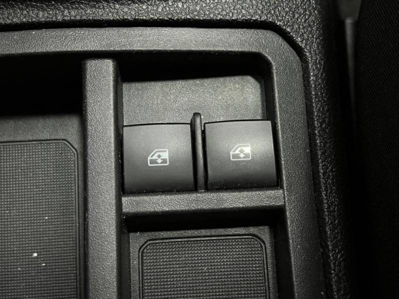 CHEVROLET - ONIX - 2019/2020 - Cinza - R$ 57.900,00