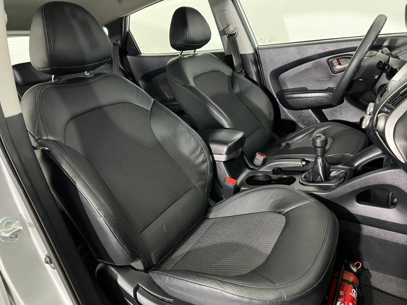 HYUNDAI - IX35 - 2010/2011 - Prata - R$ 58.900,00