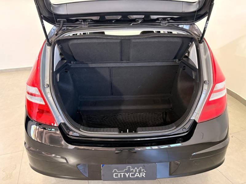 HYUNDAI - I30 - 2011/2012 - Preta - R$ 50.900,00