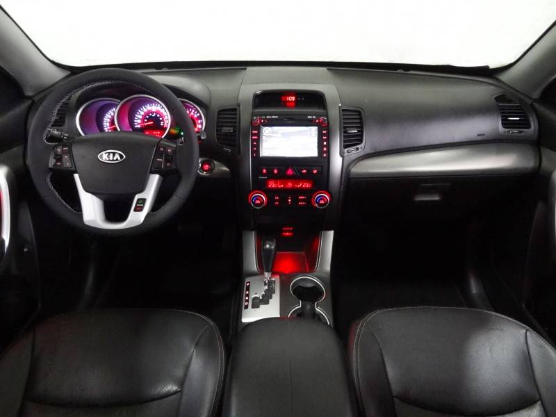 KIA MOTORS - SORENTO - 2012/2013 - Branca - R$ 73.900,00