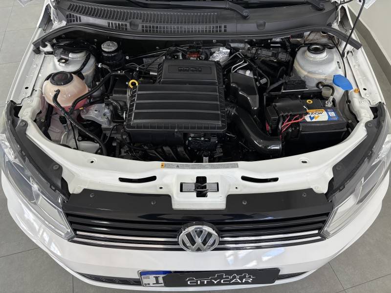 VOLKSWAGEN - VOYAGE - 2018/2019 - Branca - R$ 66.900,00
