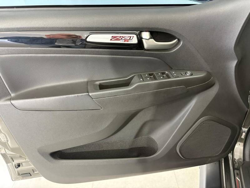 CHEVROLET - S10 - 2023/2024 - Cinza - R$ 211.900,00