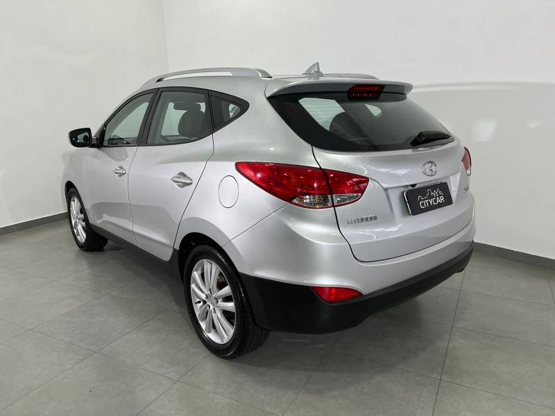 HYUNDAI - IX35 - 2010/2011 - Prata - R$ 58.900,00