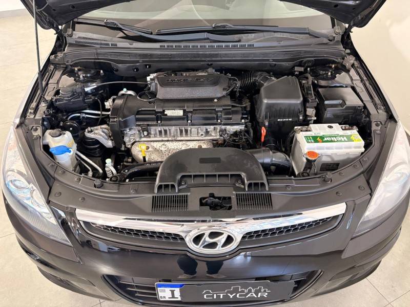 HYUNDAI - I30 - 2011/2012 - Preta - R$ 50.900,00