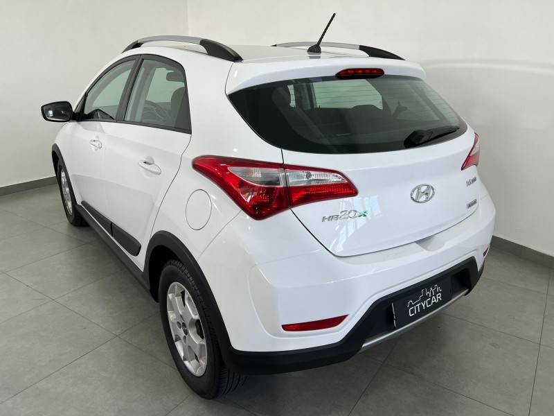 HYUNDAI - HB20 - 2014/2014 - Branca - R$ 61.900,00