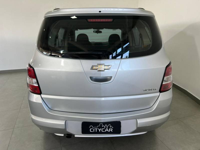 CHEVROLET - SPIN - 2015/2016 - Prata - R$ 49.900,00