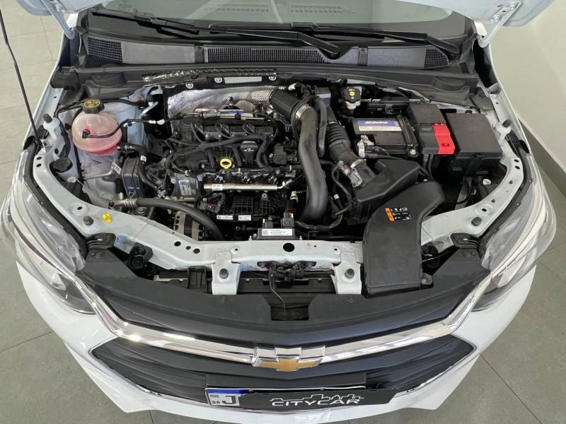 CHEVROLET - ONIX - 2023/2024 - Branca - R$ 93.900,00