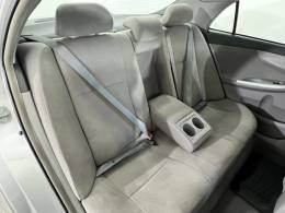TOYOTA - COROLLA - 2011/2012 - Prata - R$ 61.900,00