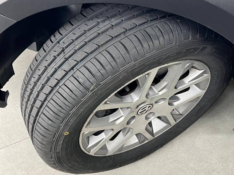 VOLKSWAGEN - SAVEIRO - 2013/2014 - Prata - R$ 65.900,00