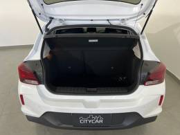 CHEVROLET - ONIX - 2023/2024 - Branca - R$ 93.900,00