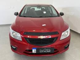 CHEVROLET - ONIX - 2017/2018 - Vermelha - R$ 50.900,00