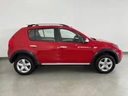 RENAULT - SANDERO - 2011/2011 - Vermelha - R$ 39.900,00