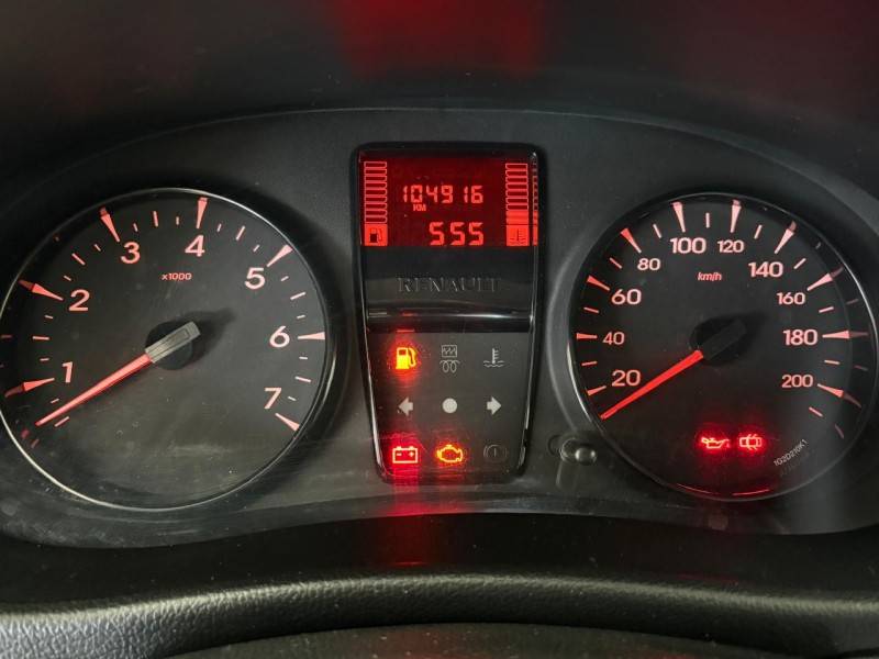 RENAULT - KANGOO - 2014/2015 - Branca - R$ 47.900,00