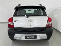 TOYOTA - ETIOS CROSS - 2016/2016 - Branca - R$ 53.900,00