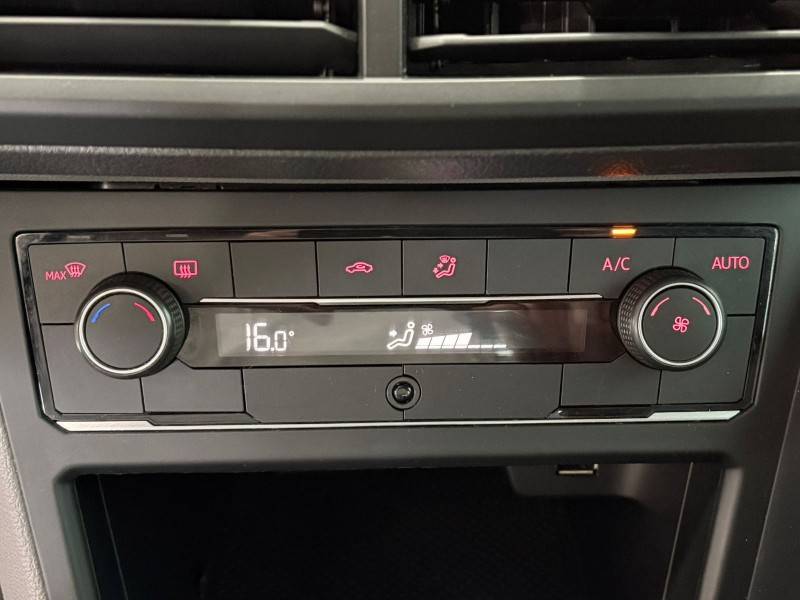 VOLKSWAGEN - POLO - 2018/2019 - Branca - R$ 83.900,00