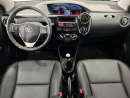 TOYOTA - ETIOS CROSS - 2016/2016 - Branca - R$ 53.900,00